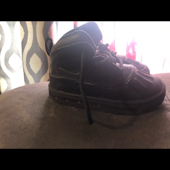 Black Nike Boot Forces - Picture 2 of 4